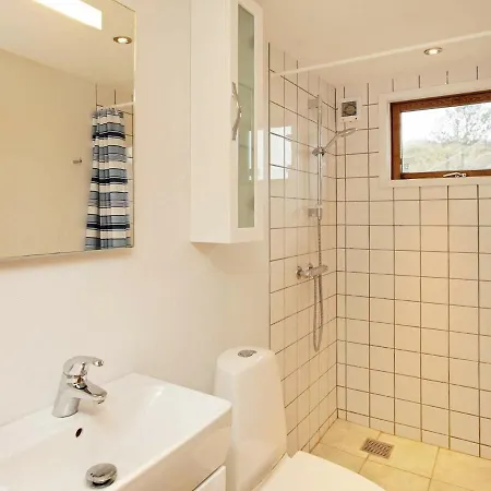 Дом отдыха Five-bedroom Holiday In Oksbol 2